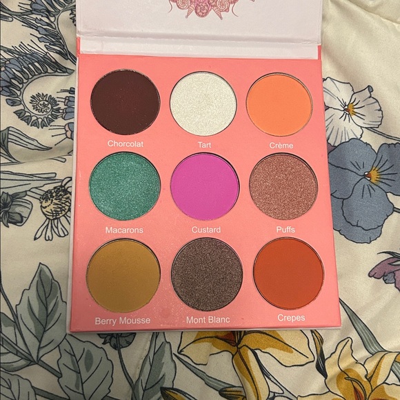 Juvia's The Douce Palette - Picture 2 of 2
